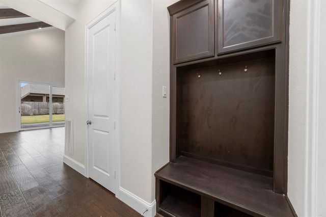 9814 Carver Drive, Iowa Colony, TX 77583