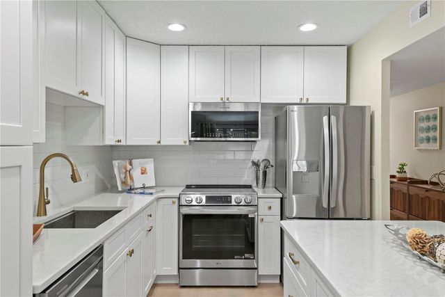 894 JONATHAN WAY 3B, Altamonte Springs, FL 32701