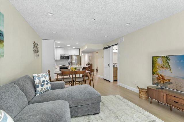 894 JONATHAN WAY 3B, Altamonte Springs, FL 32701