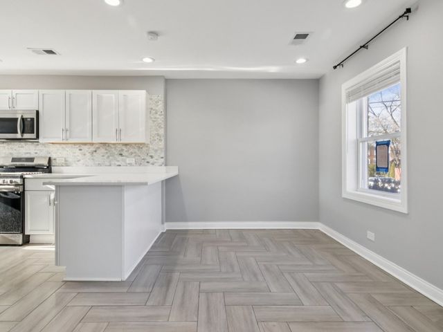 4208 Oak Street, Bellwood, IL 60104