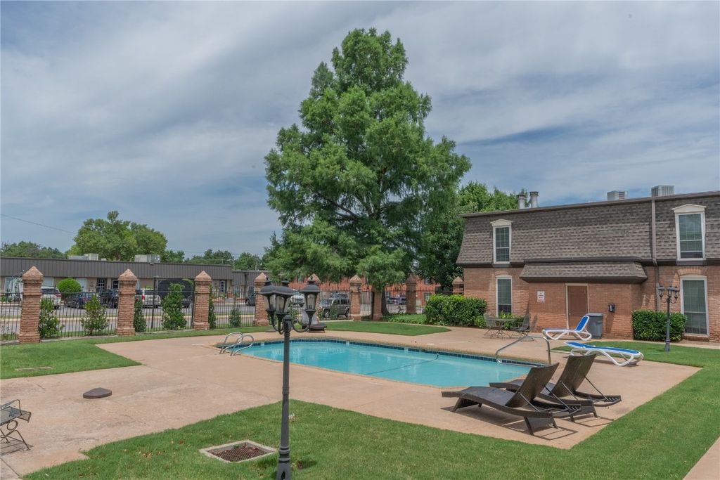 6100 N Brookline Avenue 20, Oklahoma City, OK 73112