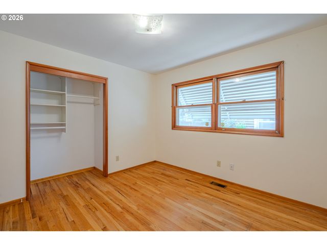 5026 Se INSLEY St, Portland, OR 97206