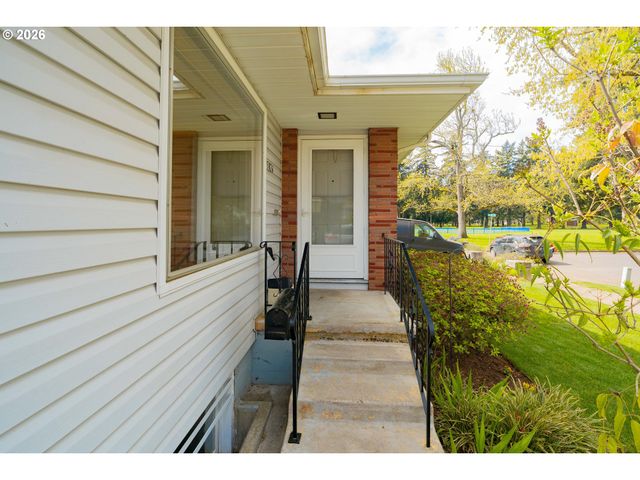 5026 Se INSLEY St, Portland, OR 97206