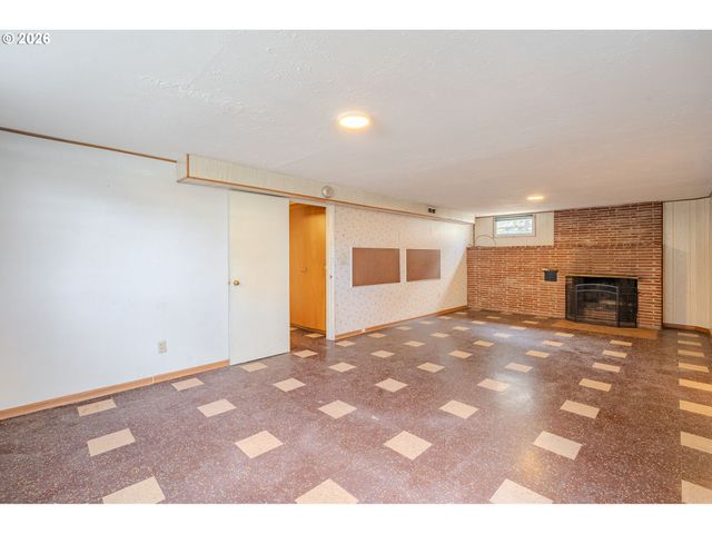 5026 Se INSLEY St, Portland, OR 97206