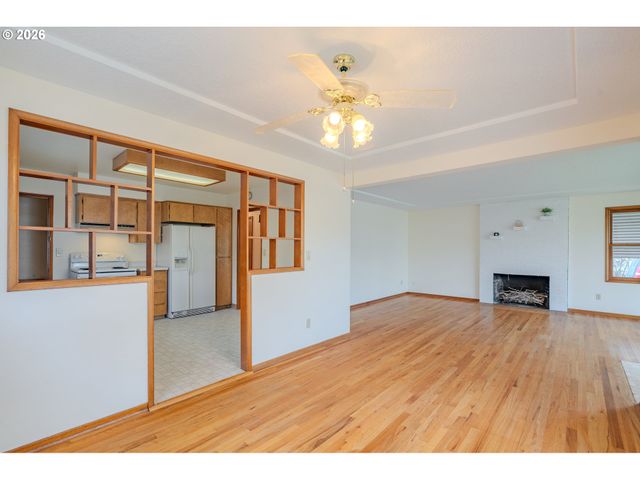 5026 Se INSLEY St, Portland, OR 97206