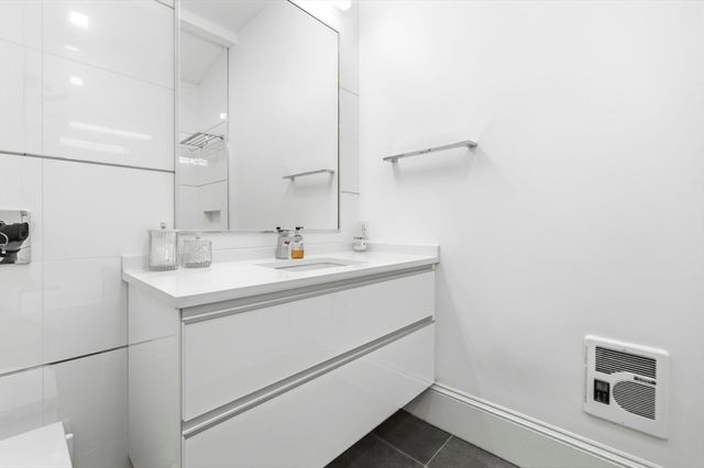 1762 Beacon Street 4, Brookline, MA 02445