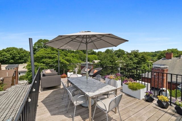 1762 Beacon Street 4, Brookline, MA 02445