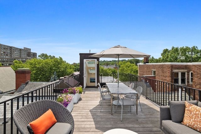 1762 Beacon Street 4, Brookline, MA 02445