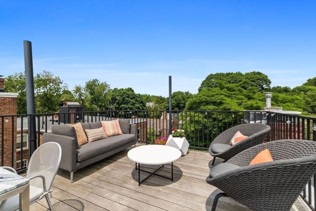 1762 Beacon Street 4, Brookline, MA 02445