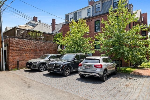 1762 Beacon Street 4, Brookline, MA 02445