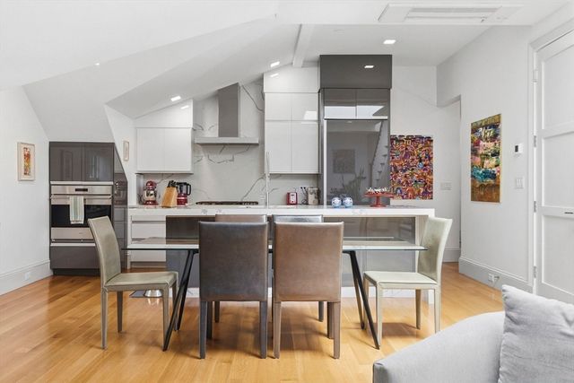 1762 Beacon Street 4, Brookline, MA 02445