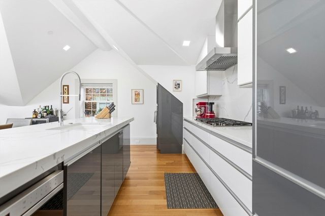 1762 Beacon Street 4, Brookline, MA 02445