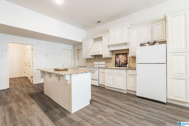 2301 LONGLEAF WAY, Vestavia Hills, AL 35243