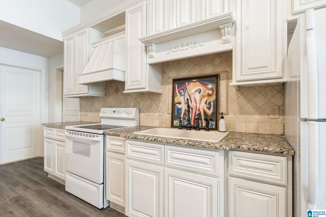 2301 LONGLEAF WAY, Vestavia Hills, AL 35243