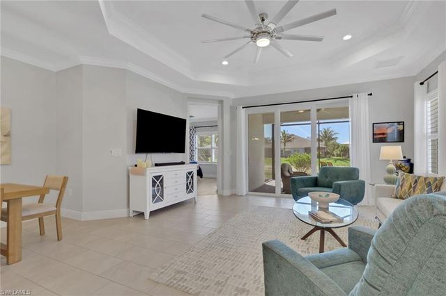 2194 Marquesa CIR, Naples, FL 34112