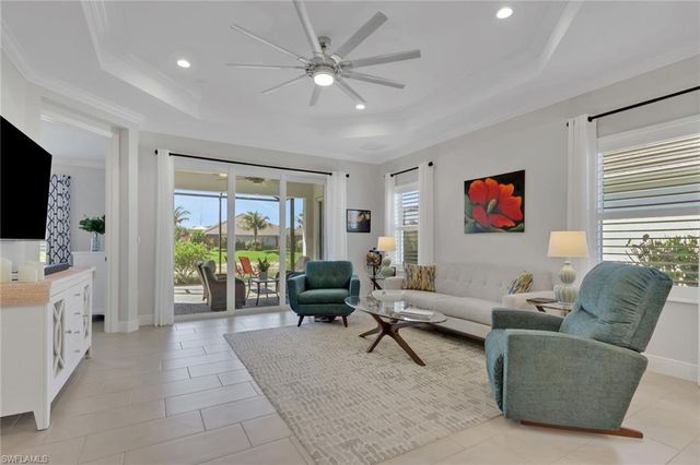 2194 Marquesa CIR, Naples, FL 34112