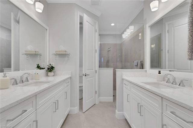 2194 Marquesa CIR, Naples, FL 34112