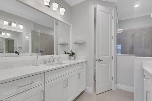 2194 Marquesa CIR, Naples, FL 34112