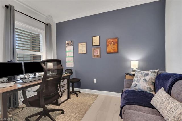 2194 Marquesa CIR, Naples, FL 34112