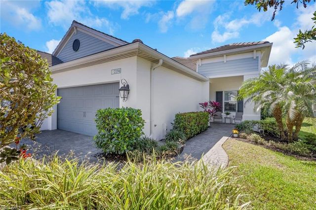 2194 Marquesa CIR, Naples, FL 34112