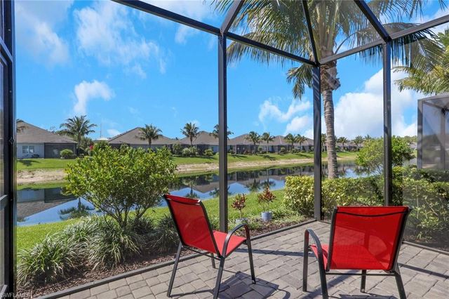 2194 Marquesa CIR, Naples, FL 34112