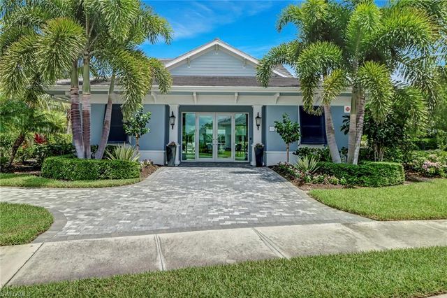 2194 Marquesa CIR, Naples, FL 34112