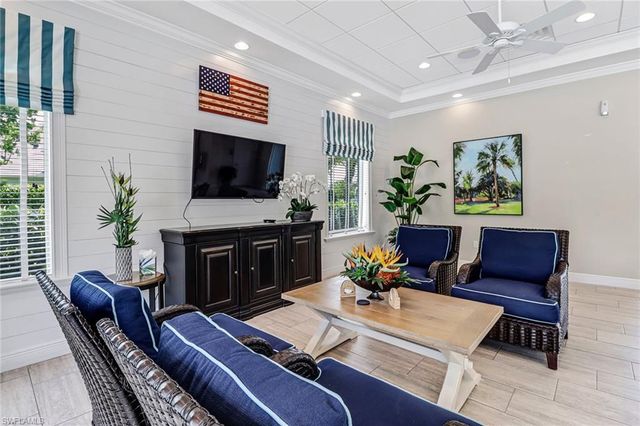 2194 Marquesa CIR, Naples, FL 34112