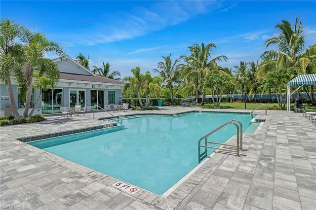 2194 Marquesa CIR, Naples, FL 34112