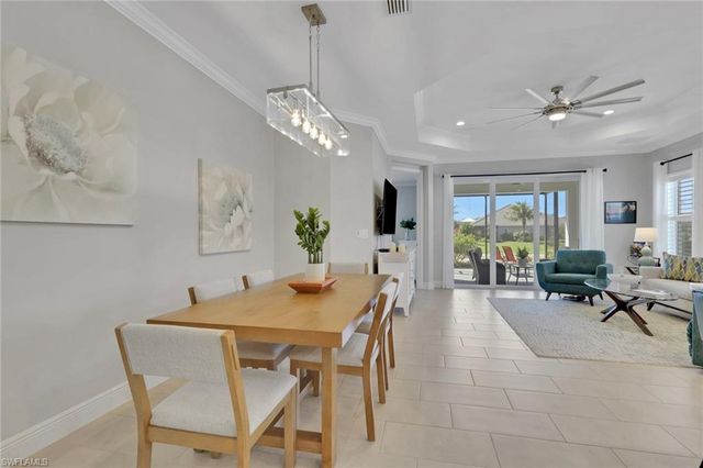 2194 Marquesa CIR, Naples, FL 34112