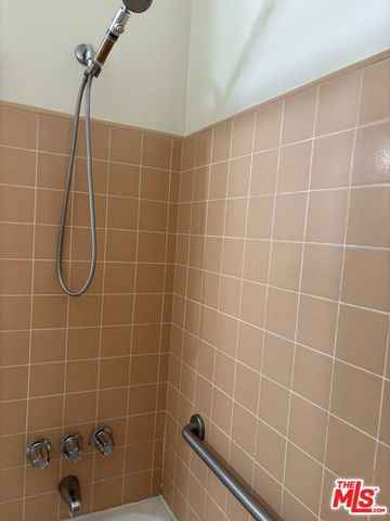 1331 N GARDNER Street 7, Los Angeles, CA 90046