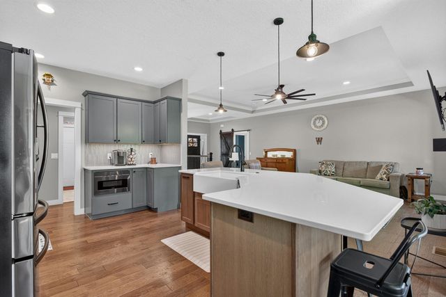 7113 Spring Creek Drive, Bettendorf, IA 52722