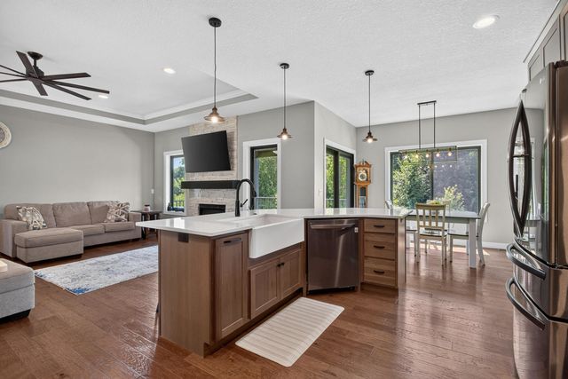 7113 Spring Creek Drive, Bettendorf, IA 52722