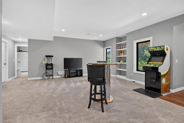 7113 Spring Creek Drive, Bettendorf, IA 52722