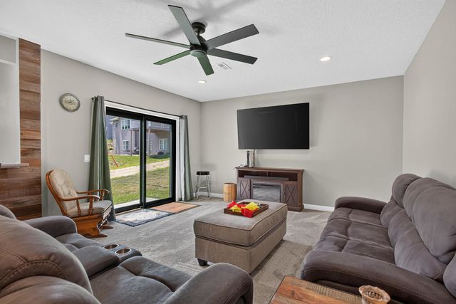7113 Spring Creek Drive, Bettendorf, IA 52722