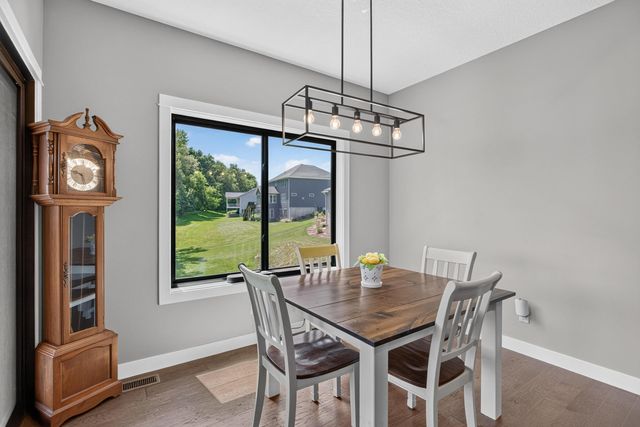7113 Spring Creek Drive, Bettendorf, IA 52722