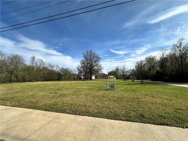 5461 Elm Springs Road, Springdale, AR 72762