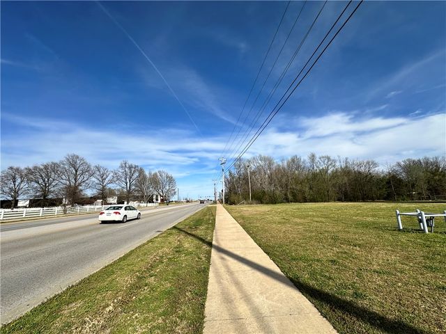 5461 Elm Springs Road, Springdale, AR 72762