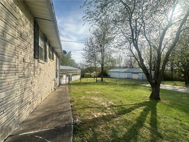 5461 Elm Springs Road, Springdale, AR 72762