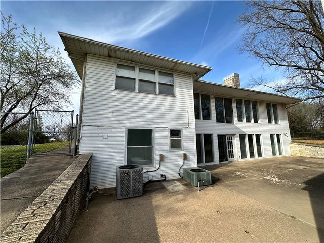 5461 Elm Springs Road, Springdale, AR 72762