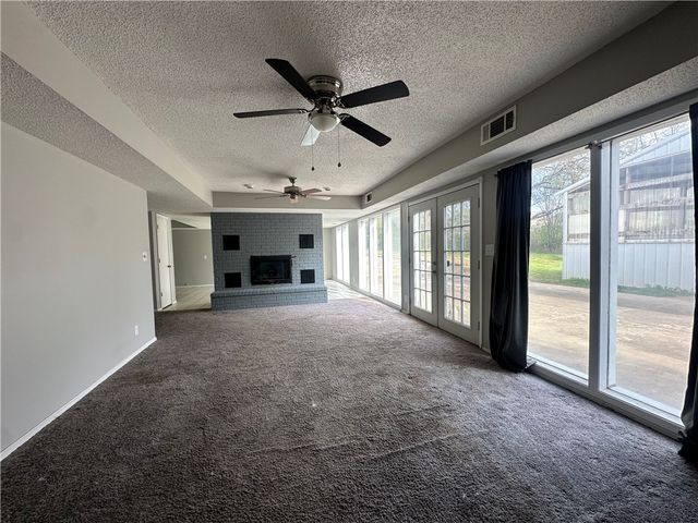 5461 Elm Springs Road, Springdale, AR 72762