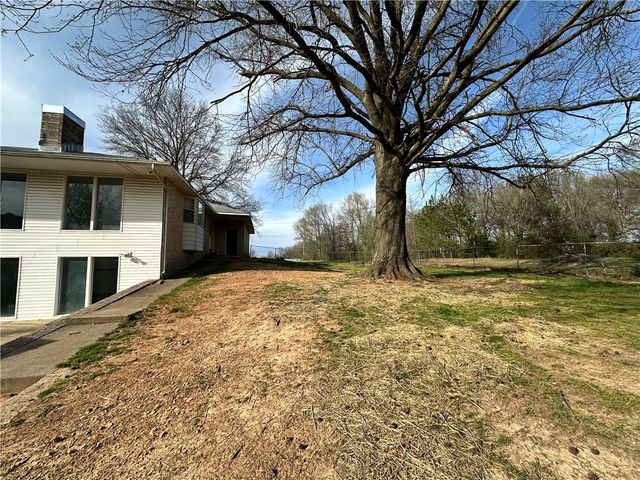 5461 Elm Springs Road, Springdale, AR 72762