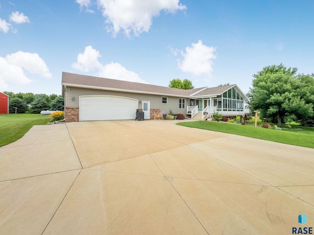 27529 477th Ave Avenue, Harrisburg, SD 57032