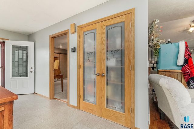 27529 477th Ave Avenue, Harrisburg, SD 57032