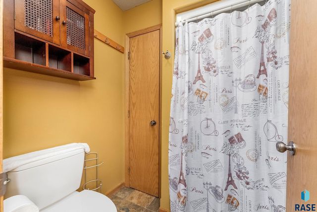 27529 477th Ave Avenue, Harrisburg, SD 57032