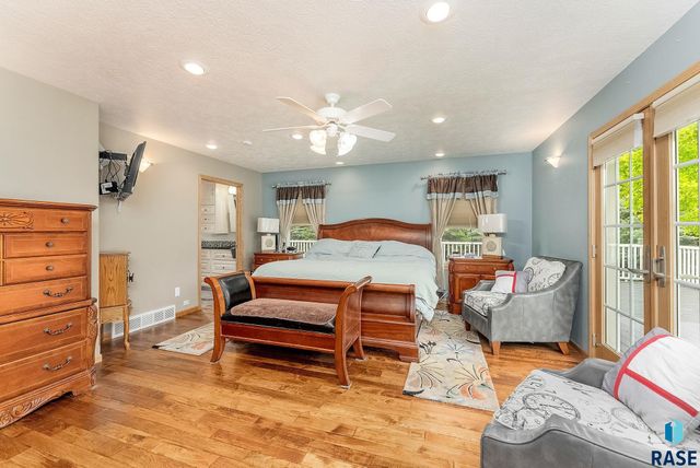 27529 477th Ave Avenue, Harrisburg, SD 57032