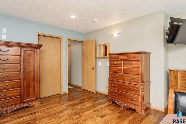 27529 477th Ave Avenue, Harrisburg, SD 57032