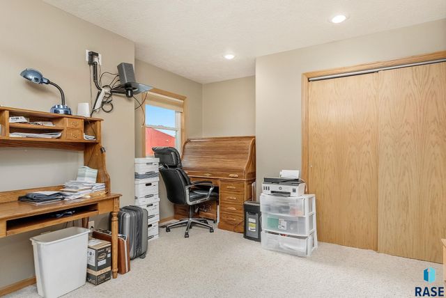 27529 477th Ave Avenue, Harrisburg, SD 57032