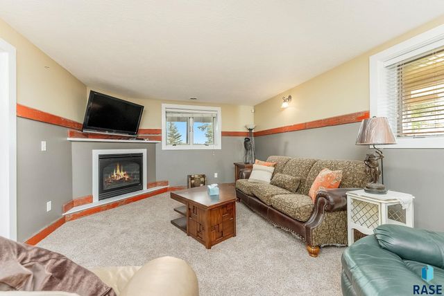 27529 477th Ave Avenue, Harrisburg, SD 57032