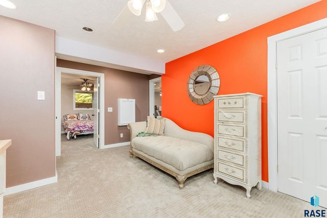 27529 477th Ave Avenue, Harrisburg, SD 57032