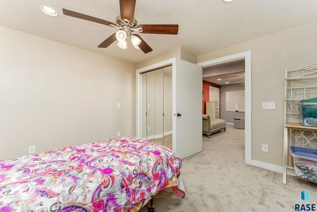 27529 477th Ave Avenue, Harrisburg, SD 57032